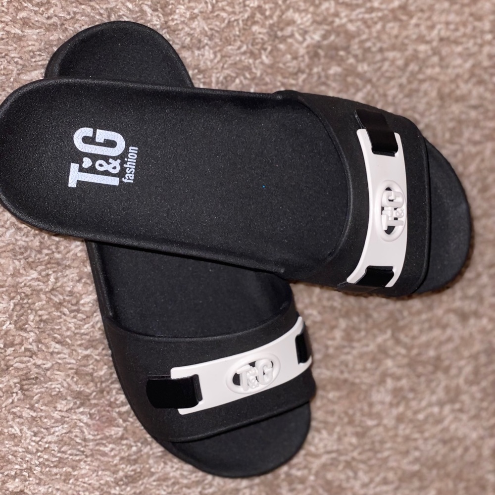 Shoes - Picture 2 of 4